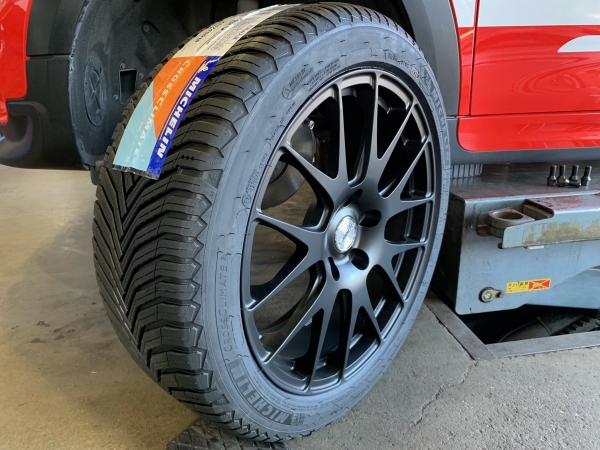 MINIクロスオーバーBMWホイール、スタッドレス美品 希少225/50/18 MINI